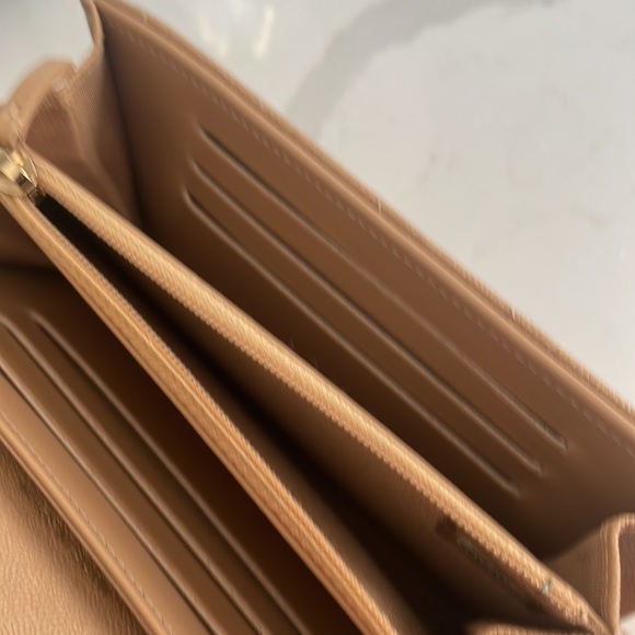 ✨CHANEL WALLET ✨ - Picture 10 of 17